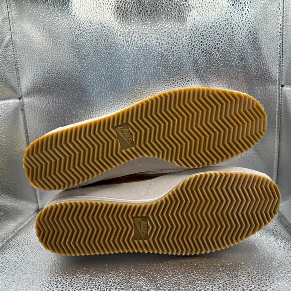 Size 12‎ Nike Cortez Womens White Metallic Swoosh Suede Sneaker 902856-013 - Picture 4 of 11